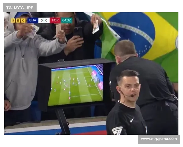 卡斯特罗普动作惹争议，VAR出手核查判罚确保比赛公正