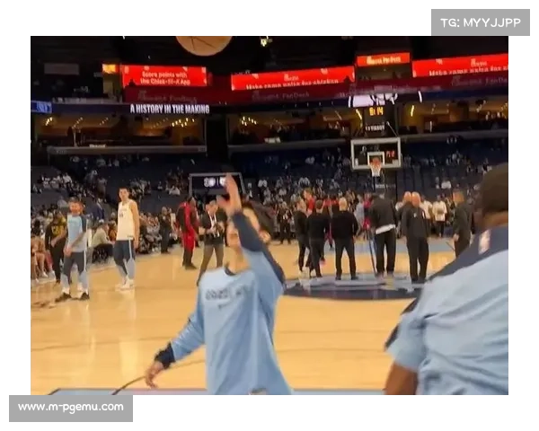 魔术灰熊柏林赛球员精彩扣篮,视频播放量超8500万 魔术灰熊柏林赛球员精彩扣篮,视频播放量超8500万