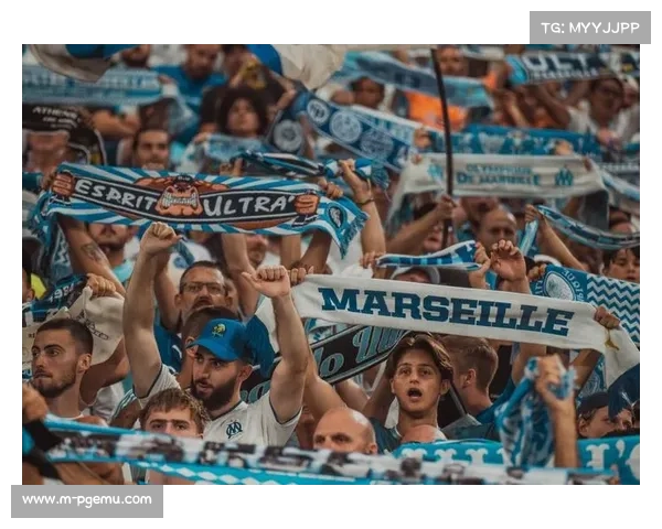 里昂十连胜庆典，球迷街头游行庆祝